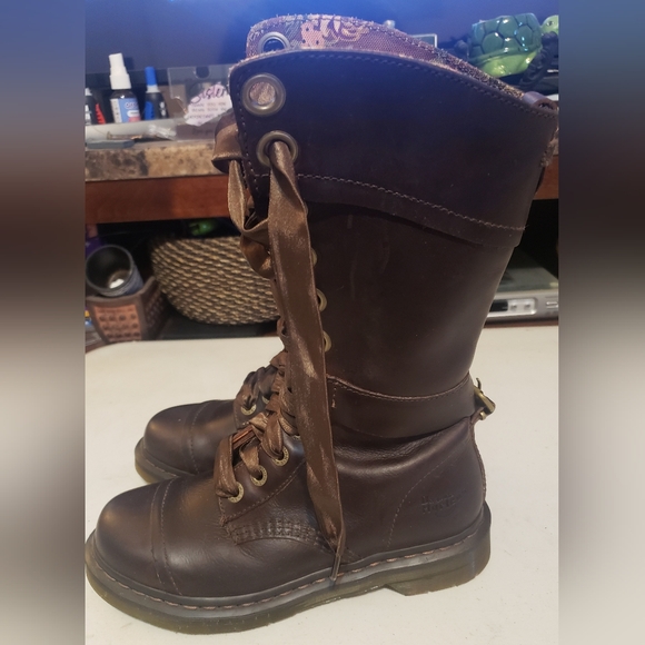 Dr. Martens - Truimph Laceup Floral Boots - Picture 6 of 12